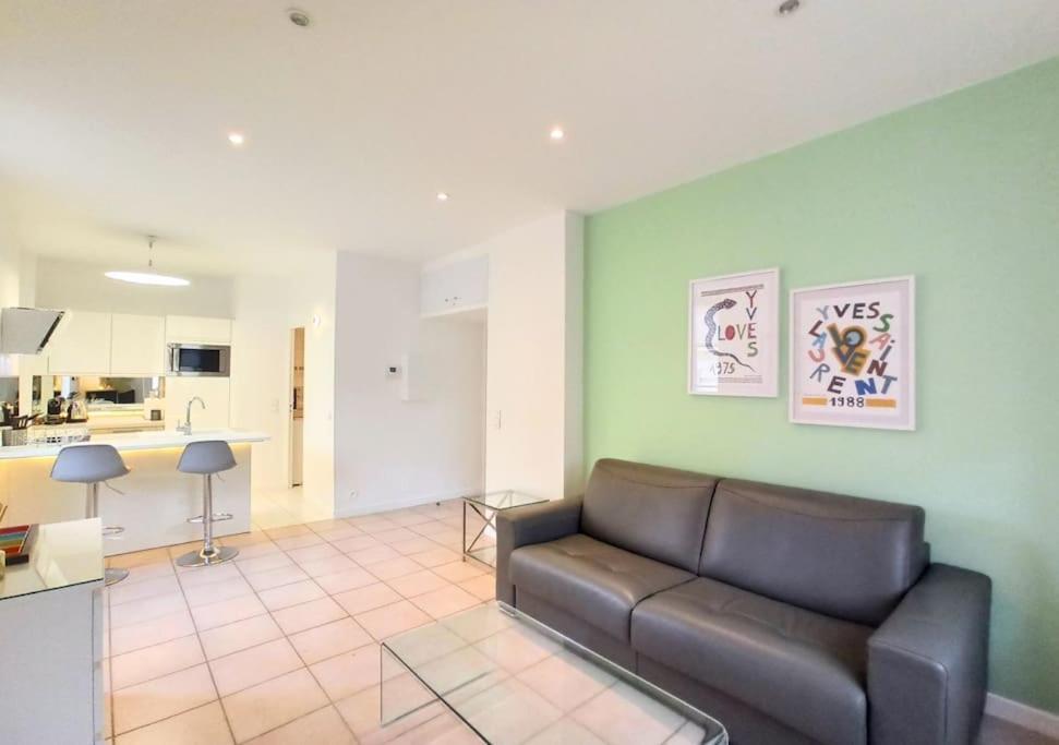 Appartement Viva Riviera Overviewing Rue Hoche Cannes